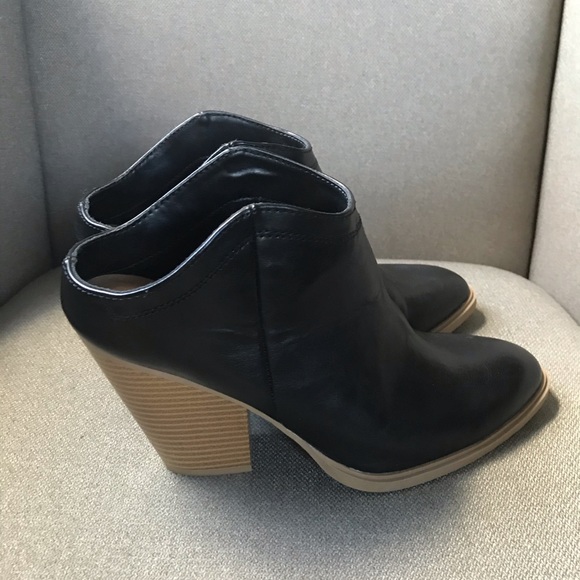 DV booties. - Picture 1 of 3